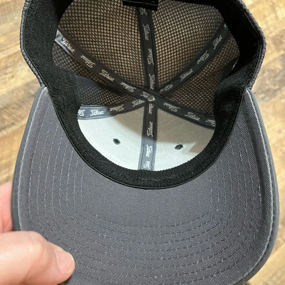 Titleist Pro V1 Footjoy Gray Hat